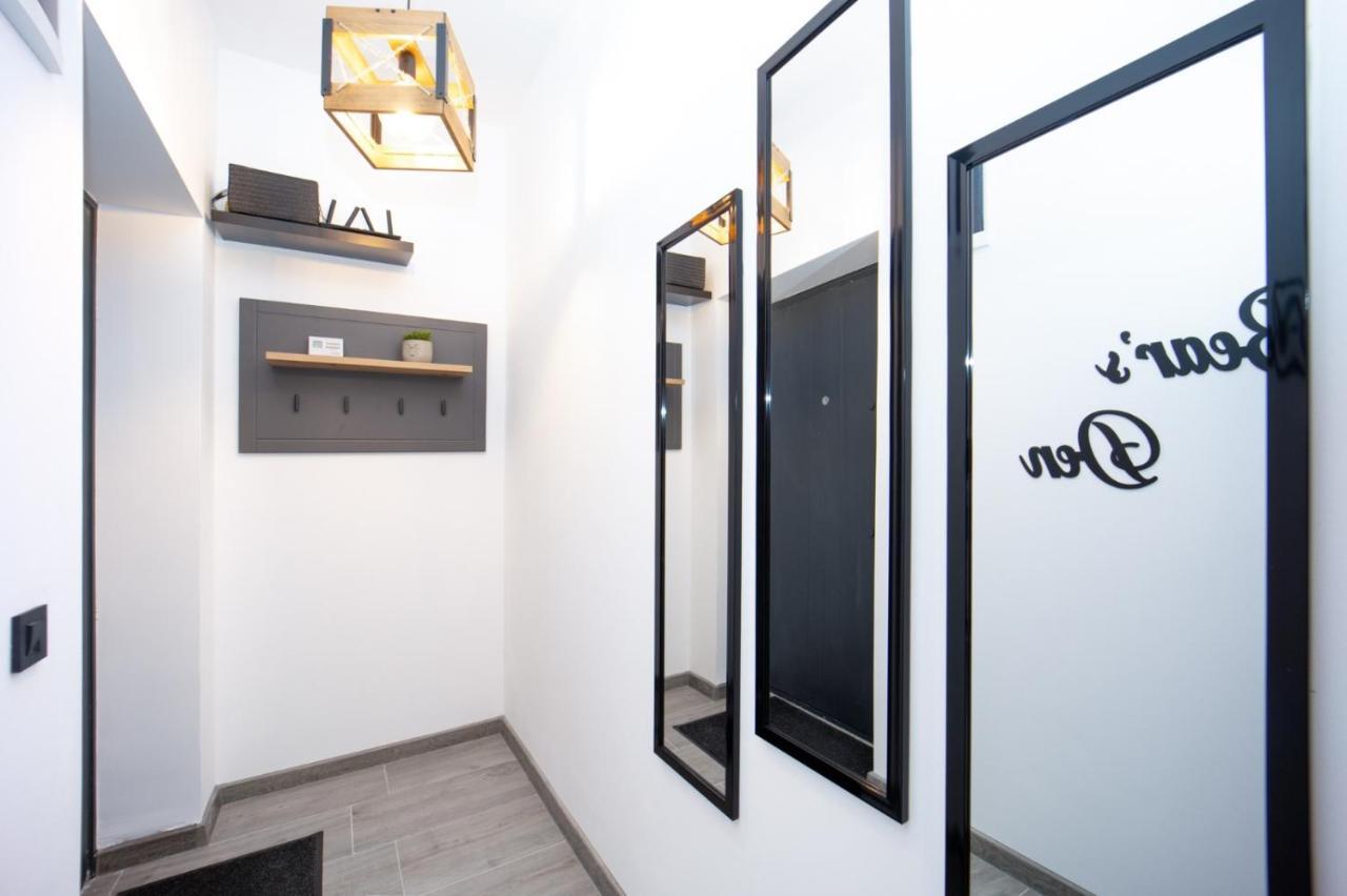 The Bear'S Den In Old City Centre Brašov Exteriér fotografie